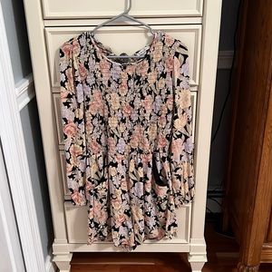 American Eagle medium short jumper.